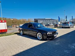 Schwarz Gebraucht 1991 BMW 525 M Sport Limousine | 16.000 €