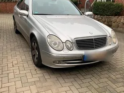 Silber Gebraucht 2002 Mercedes E220 Avantgarde Limousine | 3.000 € (Guter Preis)