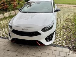 Weiß Gebraucht 2022 Kia ProCeed GT Kleinwagen | 26.500 € (Fairer Preis)