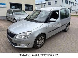 Silber Gebraucht 2011 Skoda Roomster Style Van / Kleinbus | 1.899 €
