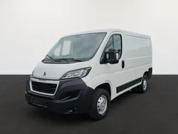 Schneeweiß Gebraucht 2021 Peugeot Boxer Van | 16.460 € (Guter Preis)