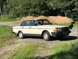 Weiß Gebraucht 1988 Volvo 240 Limousine | 5.200 €