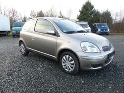 Grau Gebraucht 2003 Toyota Yaris Sol Kleinwagen | 2.900 € (Fairer Preis)