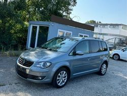 Grau Gebraucht 2009 VW Touran Freestyle Van / Kleinbus | 2.990 € (Superpreis)