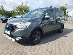 Grau Gebraucht 2018 Dacia Dokker Celebration Van | 12.499 € (Fairer Preis)