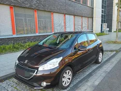 Schwarz Gebraucht 2013 Peugeot 208 Kleinwagen | 4.100 € (Fairer Preis)