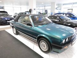Grün Gebraucht 1993 BMW 318 Cabriolet Cabrio | 24.990 €