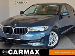 Arctic race blue metallic (metallic) Gebraucht 2022 BMW 530e Shadowline Limousine | 34.800 € (Fairer Preis)