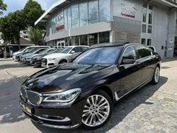 Braun Gebraucht 2017 BMW 750 Performance Limousine | 32.400 € (Etwas zu teuer)