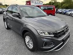 Grau Gebraucht 2024 VW T-Roc Life SUV | 25.990 € (Superpreis)
