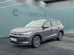Grau Gebraucht 2024 VW Tiguan Life SUV | 43.112 € (Superpreis)