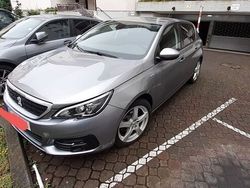 Silber Gebraucht 2018 Peugeot 308 Limousine | 11.600 € (Fairer Preis)