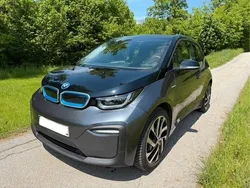 Grau Gebraucht 2022 BMW i3 Basis Kleinwagen | 22.500 € (Fairer Preis)