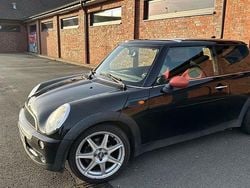 Schwarz Gebraucht 2004 Mini Cooper Kleinwagen | 2.550 € (Fairer Preis)
