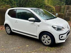Weiß Gebraucht 2016 VW up! CLUB Kleinwagen | 7.100 € (Fairer Preis)