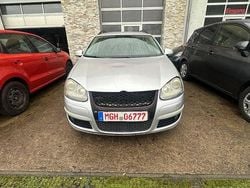 Silber Gebraucht 2007 VW Golf V Comfortline Kombi | 1.200 € (Fairer Preis)