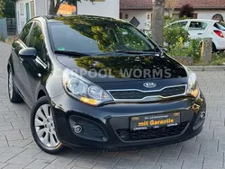 Schwarz Gebraucht 2013 Kia Rio DREAM-TEAM Edition Kleinwagen | 5.490 € (Fairer Preis)