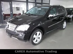 Schwarz metallic Gebraucht 2009 Mercedes ML280 Sport SUV | 24.990 €