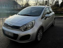 Silber Gebraucht 2012 Kia Rio Kleinwagen | 3.000 € (Fairer Preis)