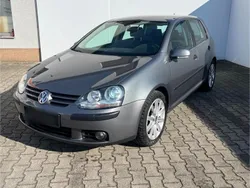 Grau Gebraucht 2006 VW Golf V Kleinwagen | 5.650 € (Etwas zu teuer)