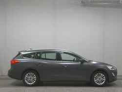 Grau Gebraucht 2019 Ford Focus Titanium Limousine | 8.480 € (Superpreis)
