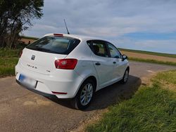 Weiß Gebraucht 2016 Seat Ibiza Reference Kleinwagen | 8.690 € (Fairer Preis)