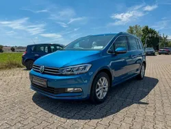 Blau Gebraucht 2017 VW Touran Highline Van / Kleinbus | 21.290 € (Guter Preis)