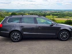 Grau Gebraucht 2010 VW Passat Comfortline Kombi | 3.700 € (Guter Preis)