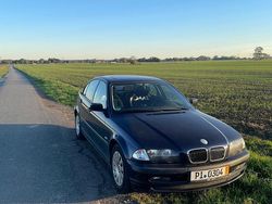 Blau Gebraucht 1999 BMW 320 Limousine | 1.500 € (Superpreis)