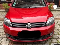 Rot Gebraucht 2010 VW Golf Plus Comfortline Van / Kleinbus | 7.500 € (Fairer Preis)