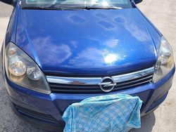 Blau Gebraucht 2006 Opel Astra Kombi | 950 €