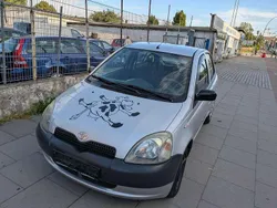 Silber Gebraucht 2004 Toyota Yaris Sol Limousine | 1.650 € (Guter Preis)