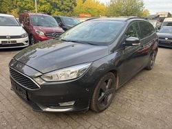 Grau Gebraucht 2015 Ford Focus Business Edition Limousine | 4.650 € (Guter Preis)