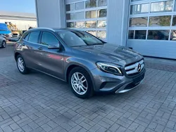 Grau Gebraucht 2016 Mercedes GLA200 SUV | 14.800 € (Fairer Preis)
