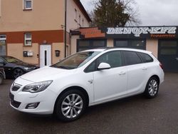 Schneeweiss/summitwhite/arctic Gebraucht 2012 Opel Astra Kombi | 6.890 € (Teuer)