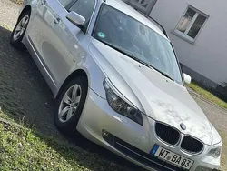 Grau Gebraucht 2009 BMW 520 Kombi | 10.500 €