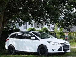 Weiß Gebraucht 2014 Ford Focus Trend Kombi | 4.879 € (Fairer Preis)