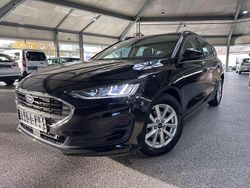 Obsidianschwarz metallic Gebraucht 2022 Ford Focus Kombi | 16.980 € (Fairer Preis)