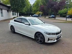 Weiß Gebraucht 2019 BMW 320 Luxury Line Limousine | 24.250 € (Etwas zu teuer)