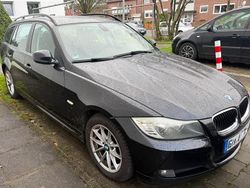 Schwarz Gebraucht 2009 BMW 318 Kombi | 2.550 € (Fairer Preis)