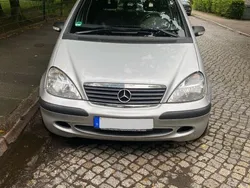 Silber Gebraucht 2003 Mercedes A140 Classic Van / Kleinbus | 2.180 € (Fairer Preis)