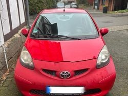 Rot Gebraucht 2006 Toyota Aygo Kleinwagen | 1.000 € (Superpreis)