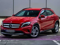Rot Gebraucht 2015 Mercedes GLA200 SUV | 15.500 € (Fairer Preis)