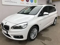 Weiß Gebraucht 2016 BMW 220 Gran Tourer Luxury Line Van / Kleinbus | 18.490 € (Fairer Preis)