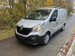 Silber Gebraucht 2015 Renault Trafic Van | 11.999 € (Fairer Preis)