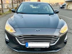 Grau Gebraucht 2019 Ford Focus Trend Kombi | 9.999 € (Guter Preis)