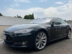Grün Gebraucht 2014 Tesla Model S Limousine | 27.500 €