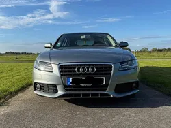 Grau Gebraucht 2011 Audi A4 Coupé | 6.000 € (Guter Preis)