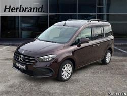 Rot Gebraucht 2024 Mercedes T180 Progressive Van / Kleinbus | 28.950 € (Fairer Preis)