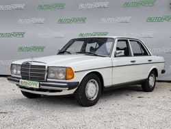Weiß Gebraucht 1978 Mercedes 250 Limousine | 7.000 €